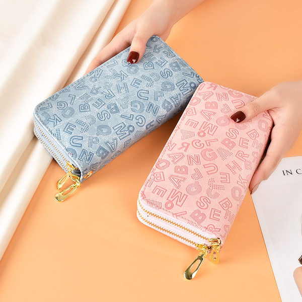 Sieviešu maks ar rokturi un monētu kabatu