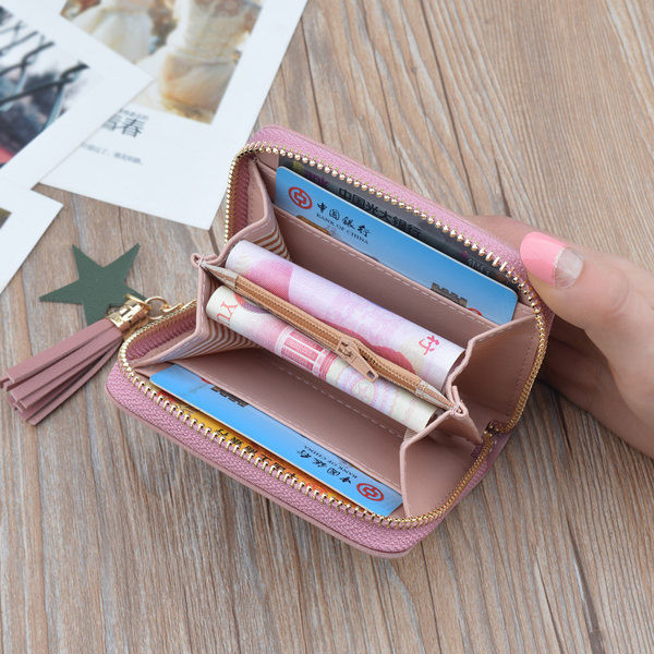 Sieviešu mazais maciņš ar zaķa un pušķu aplikāciju