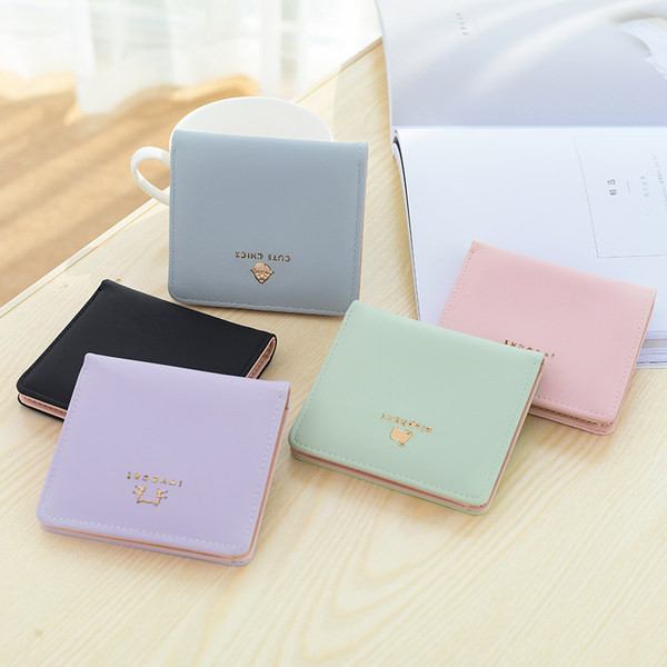 Neliels sieviešu maciņš no eko ādas