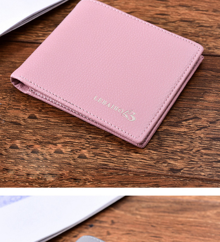 Daudzfunkcionāls sieviešu maks no mākslīgās ādas - vairāki nodalījumi