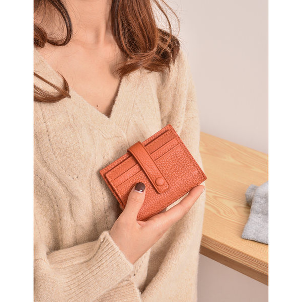 Sieviešu ādas maciņš dokumentiem un debetkartēm