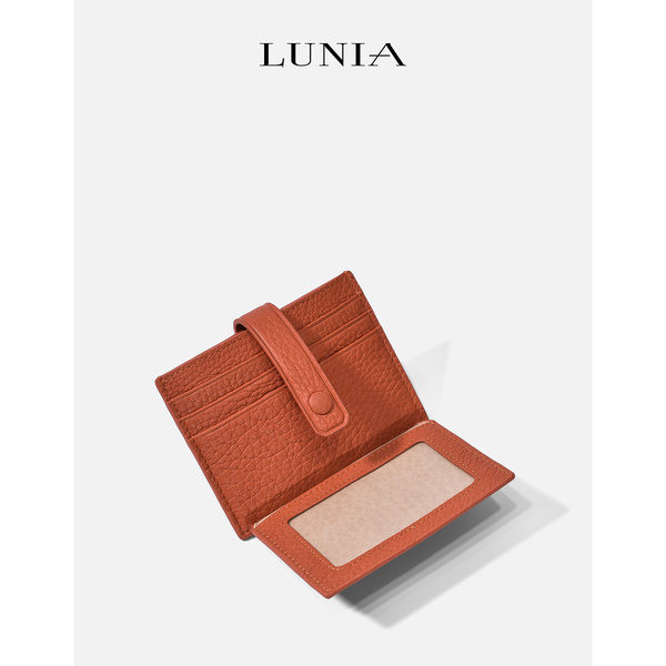 Sieviešu ādas maciņš dokumentiem un debetkartēm