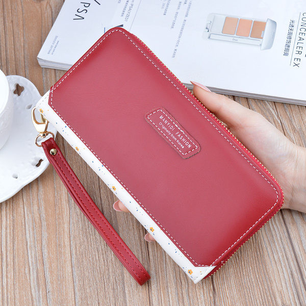 Sieviešu somiņa no eko ādas ar emblēmu