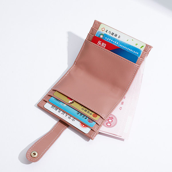 Sieviešu maks ar karšu slotiem un metāla aizdari