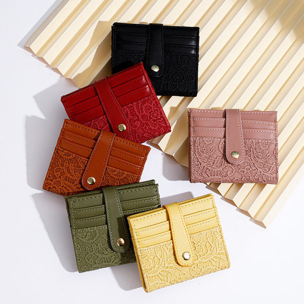 Sieviešu maks ar karšu slotiem un metāla aizdari