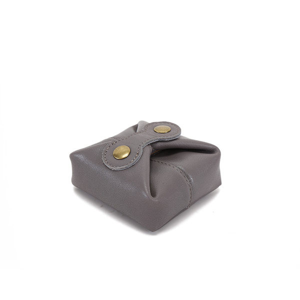 Sieviešu ādas maks ar pogām vairākās krāsās