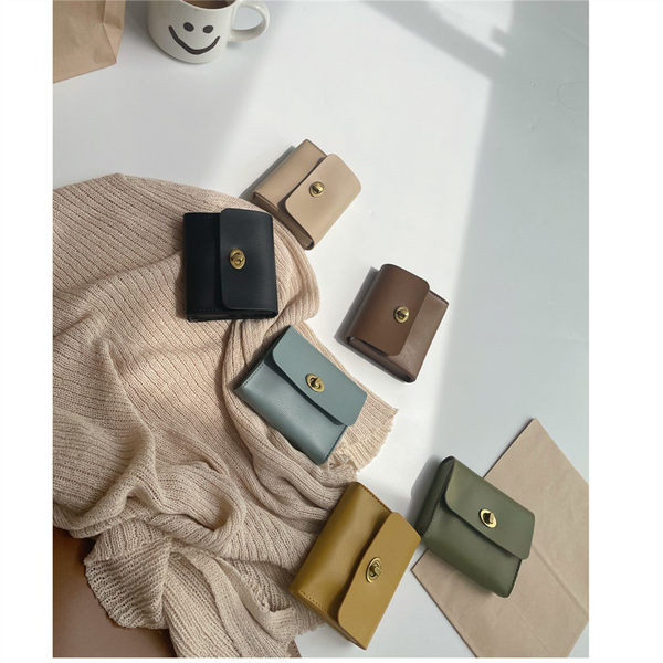 Portofel de dama din piele ecologica cu inchizatoare metalica model uni