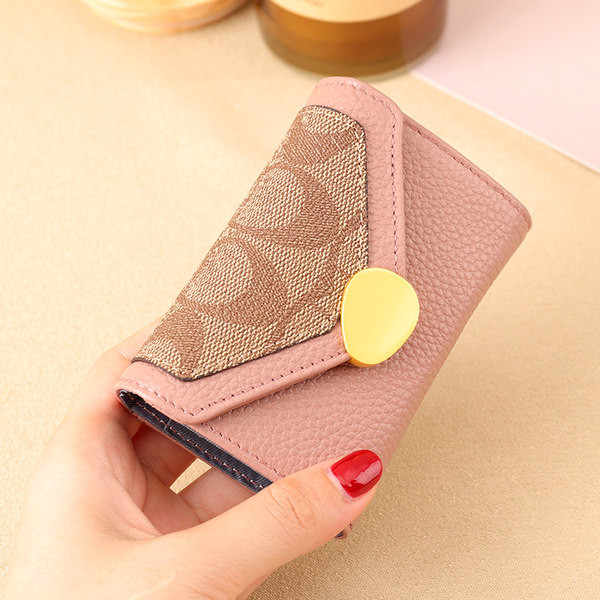 Sieviešu ādas maks ar metāla aizdari