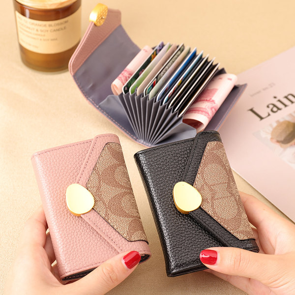 Sieviešu ādas maks ar metāla aizdari