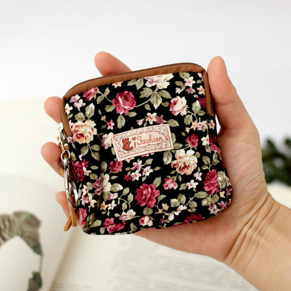 Jauna modeļa sieviešu maks ar ziedu motīvu un emblēmu