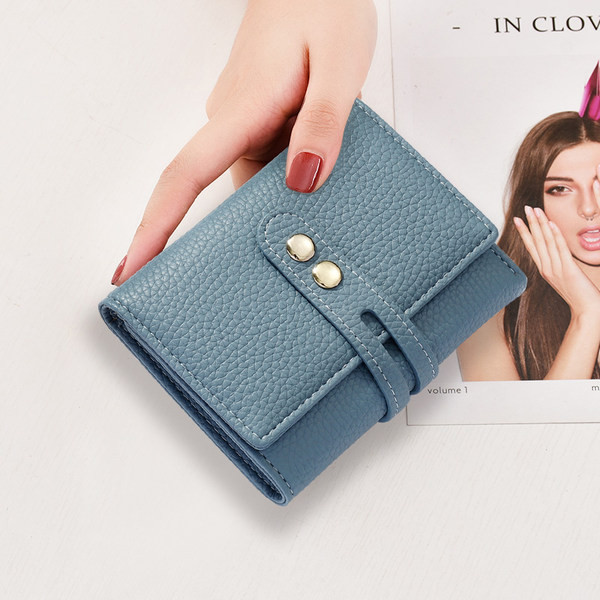 Sieviešu ādas maks ar metāla apdari dažādās krāsās