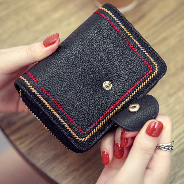 Sieviešu maks ar metāla aizdari un monētu kabatu - eko āda