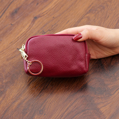 Sieviešu ikdienas maciņš ar metāla atslēgu piekariņu