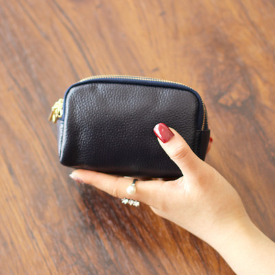 Sieviešu ikdienas maciņš ar metāla atslēgu piekariņu