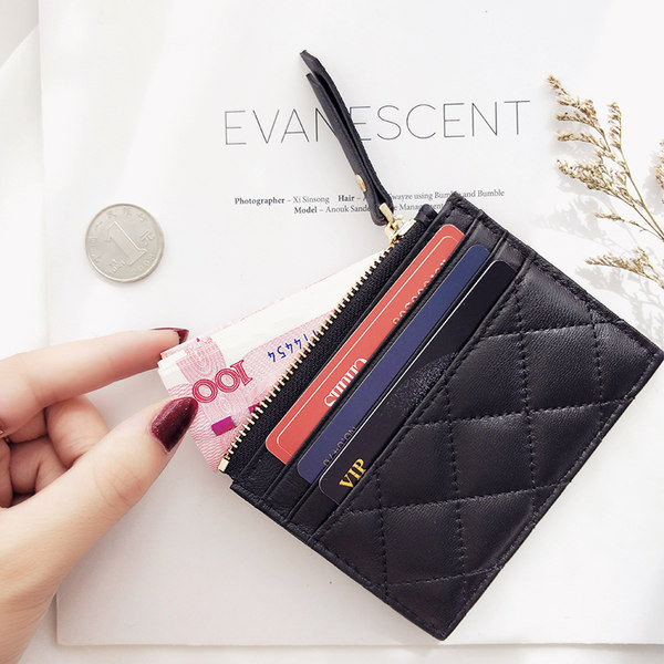 Neliels maks no mākslīgās ādas - vairāki nodalījumi