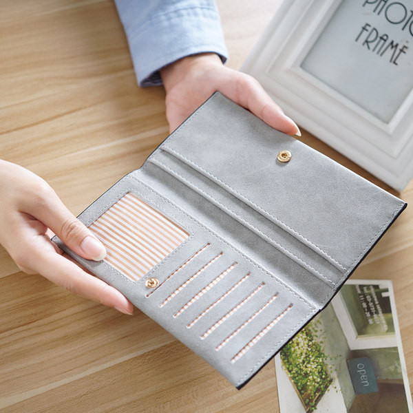 Sieviešu somiņa ar karšu slotiem