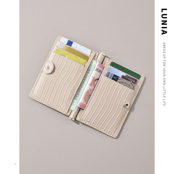 Sieviešu ādas maks ar karšu slotiem