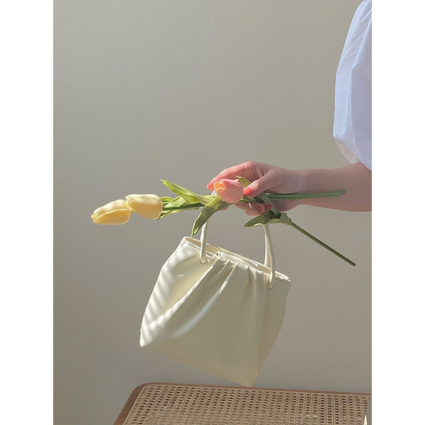 Geanta de dama din piele cu maner scurt