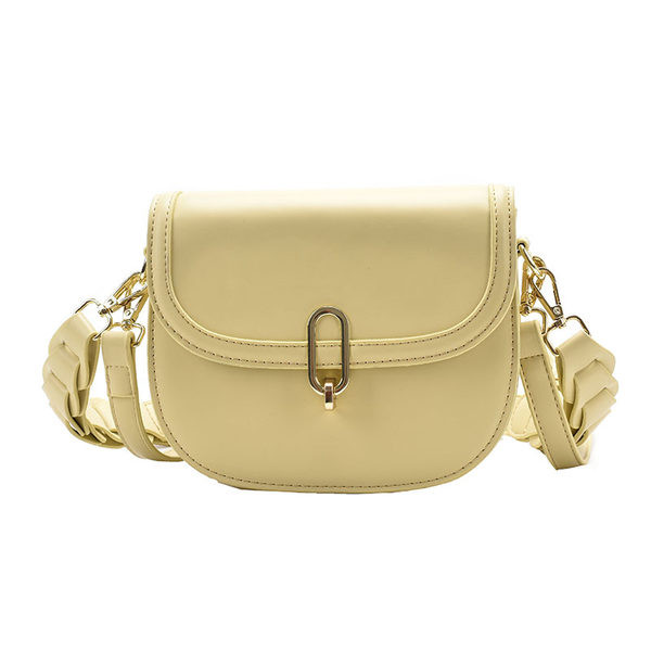 Sieviešu soma no mākslīgās ādas ar metāla aizdari