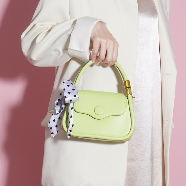 Jauna modeļa eko-ādas soma ar lenti un metāla rokturi