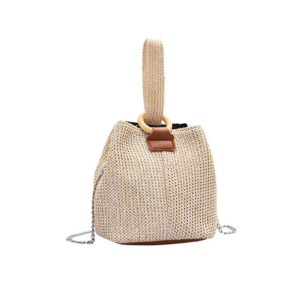 Γυναικεία τσάντα με μεταλλική λαβή  σε δύο χρώματα