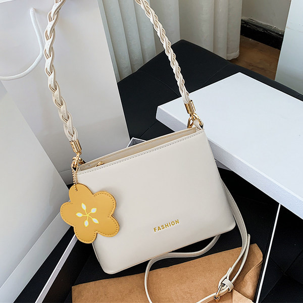 Jauna modeļa sieviešu ādas soma ar kulonu