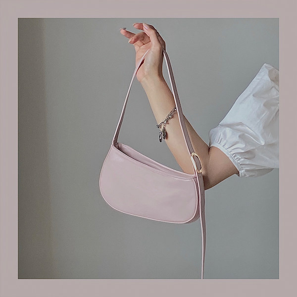 Γυναικεία τσάντα με μακριά λαβή και φερμουάρ