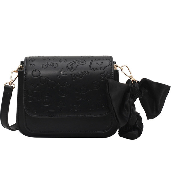 Sieviešu kvadrātveida soma ar reljefu ādu un garu rokturi