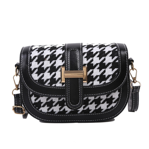 Sieviešu somas jauns modelis ar metāla aizdari un garu rokturi