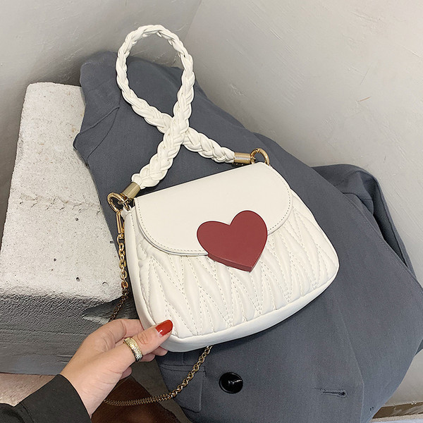 Geanta de mana din piele model nou cu aplicatie inima