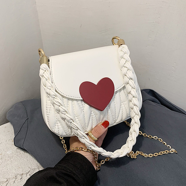 Geanta de mana din piele model nou cu aplicatie inima