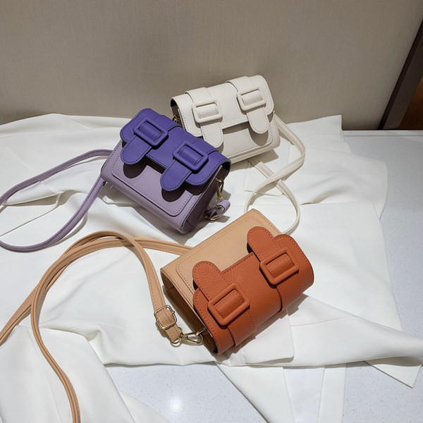 Geanta de dama mica din imitatie de piele cu maner de umar