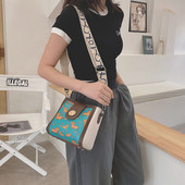 Sieviešu soma ar tekstila ķēdīti vairākās krāsās