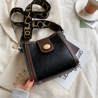 Sieviešu soma ar tekstila ķēdīti vairākās krāsās