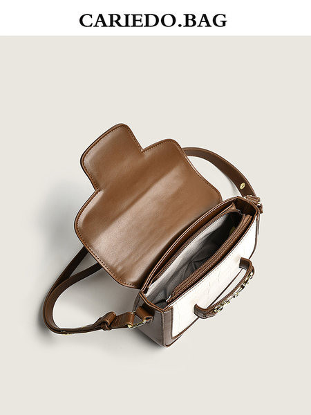 Sieviešu moderna eko ādas soma ar garu rokturi un metāla aizdari