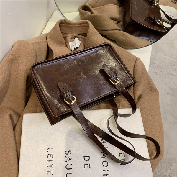 Geanta de dama model nou din piele cu catarame de umar