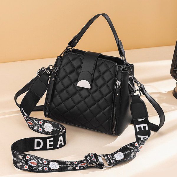 Jauna modeļa sieviešu soma ar uzrakstiem un rāvējslēdzējiem