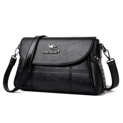 Moteriška rankinė su metaliniu elementu iš eko odos