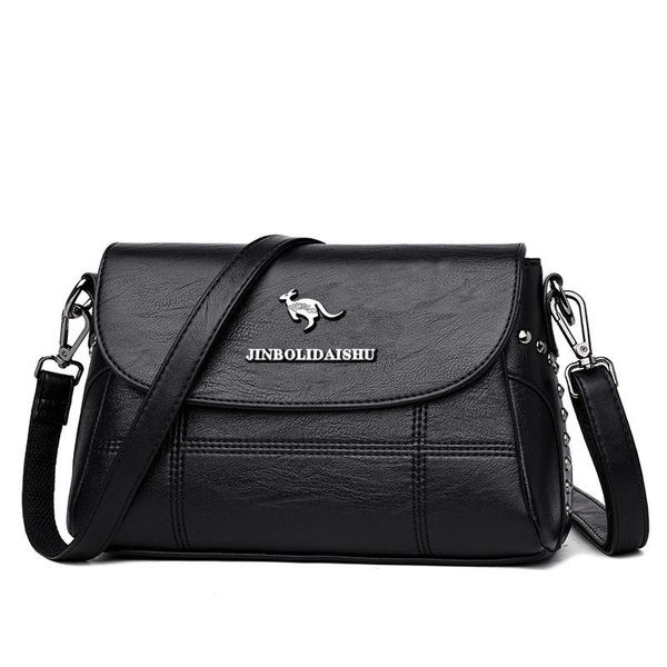 Moteriška rankinė su metaliniu elementu iš eko odos