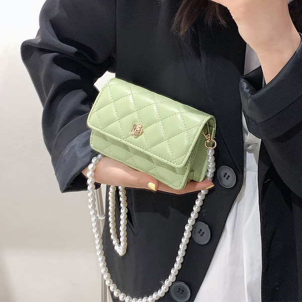 Geanta de dama moderna cu perle - doua modele