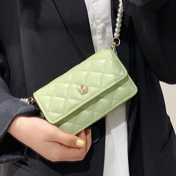 Geanta de dama moderna cu perle - doua modele