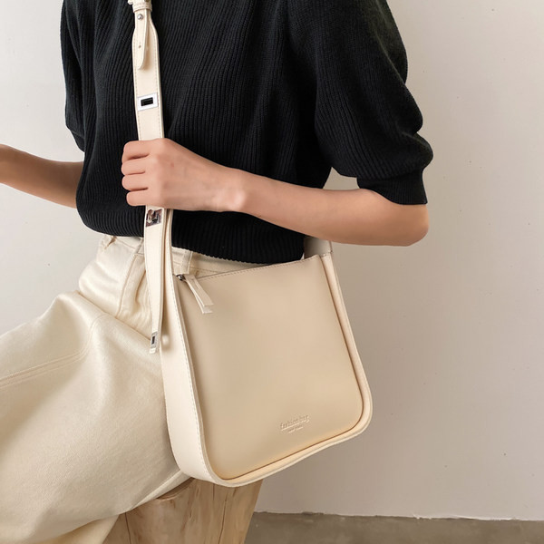 Ikdienas eko-ādas soma ar garu rokturi