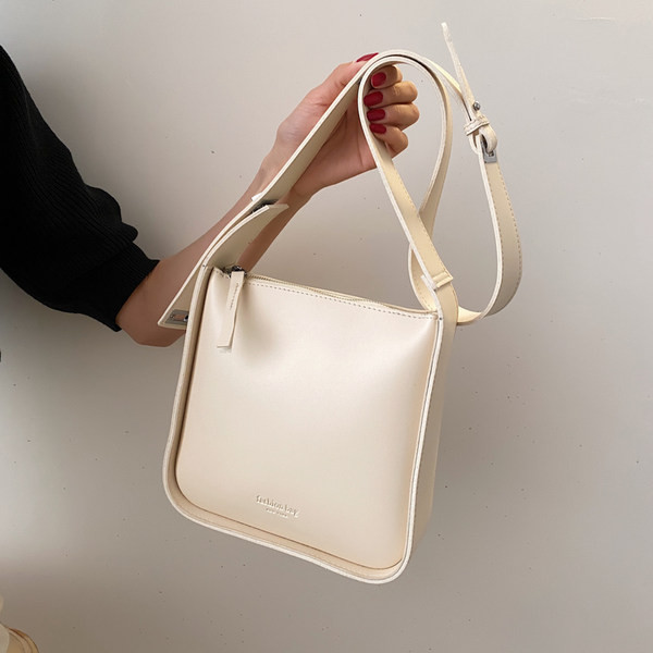 Ikdienas eko-ādas soma ar garu rokturi