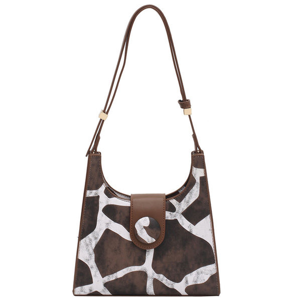 Sieviešu soma ar īsu rokturi no eko ādas - metāla aizdare