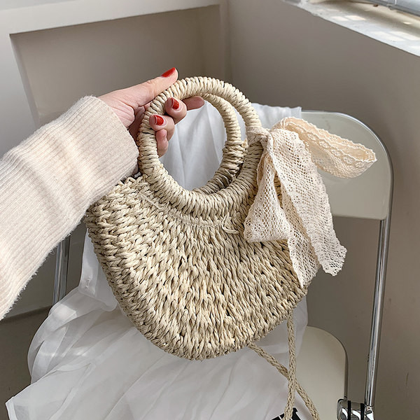 Dámska slamená kabelka s dlhou rukoväťou