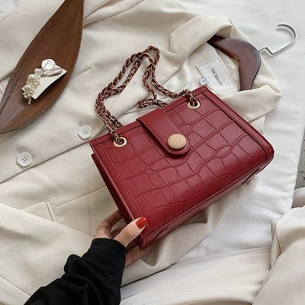 Jauna modeļa maza sieviešu soma no eko ādas ar metāla aizdari