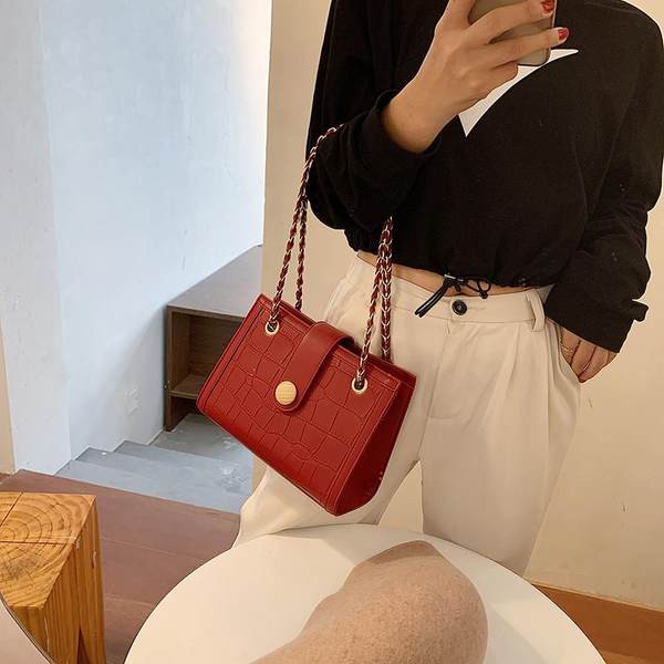 Jauna modeļa maza sieviešu soma no eko ādas ar metāla aizdari