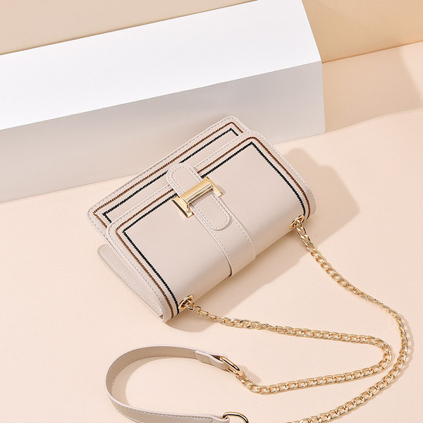 Jauna modeļa maza soma ar metāla vai tekstila rokturi - divi modeļi