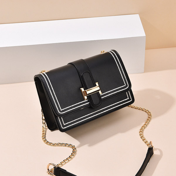 Jauna modeļa maza soma ar metāla vai tekstila rokturi - divi modeļi