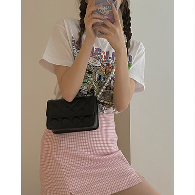 Jauna modeļa maza sieviešu soma ar pērļu rokturi